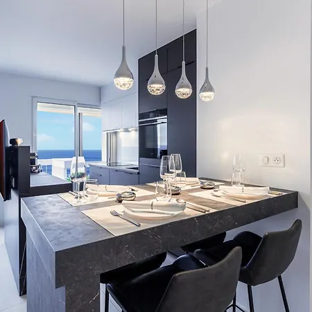 Luxury Floor Sea View Downtown