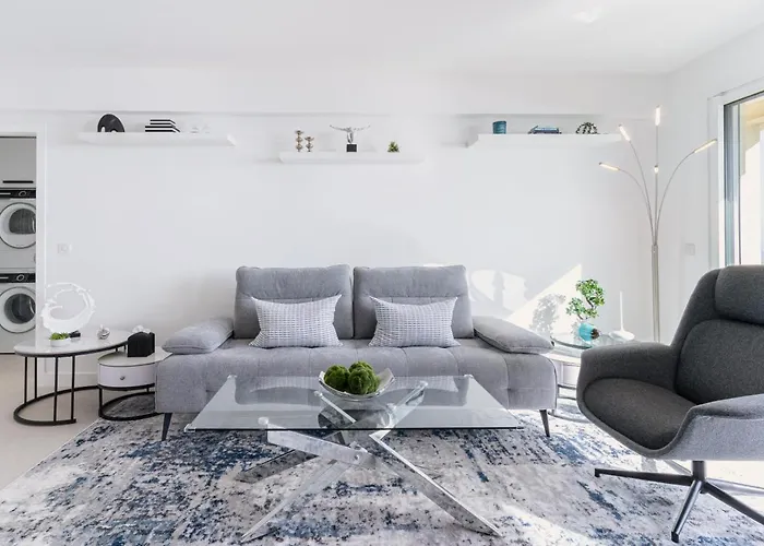 Luxury Floor Sea View Downtown *