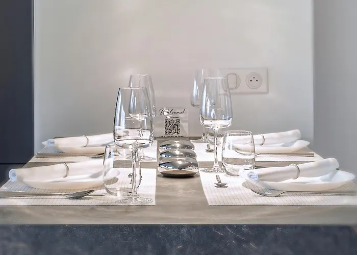 Luxury Floor Sea View Downtown